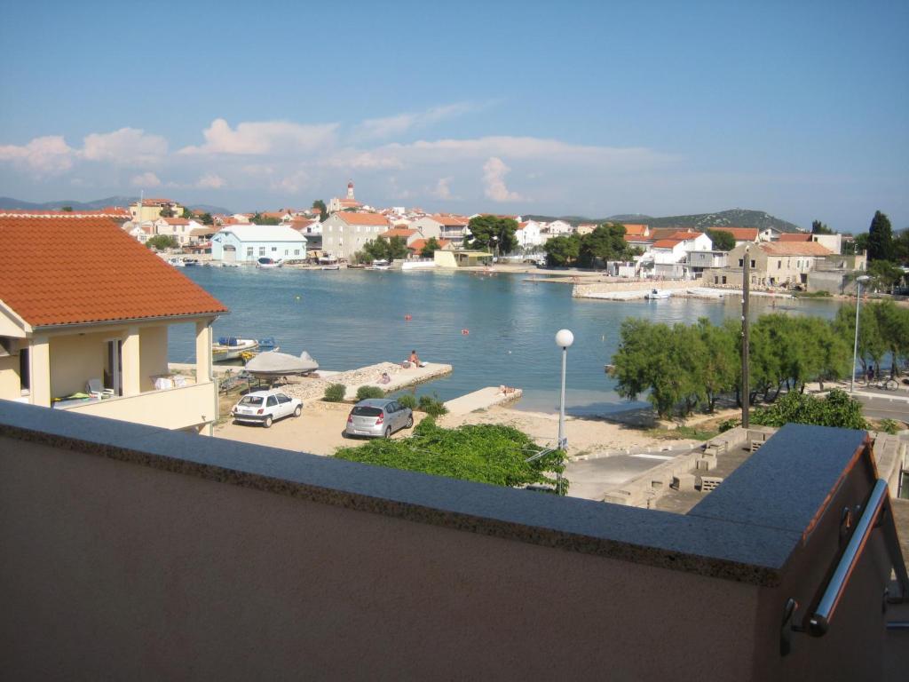 בטינה Apartments Jakovcev מראה חיצוני תמונה