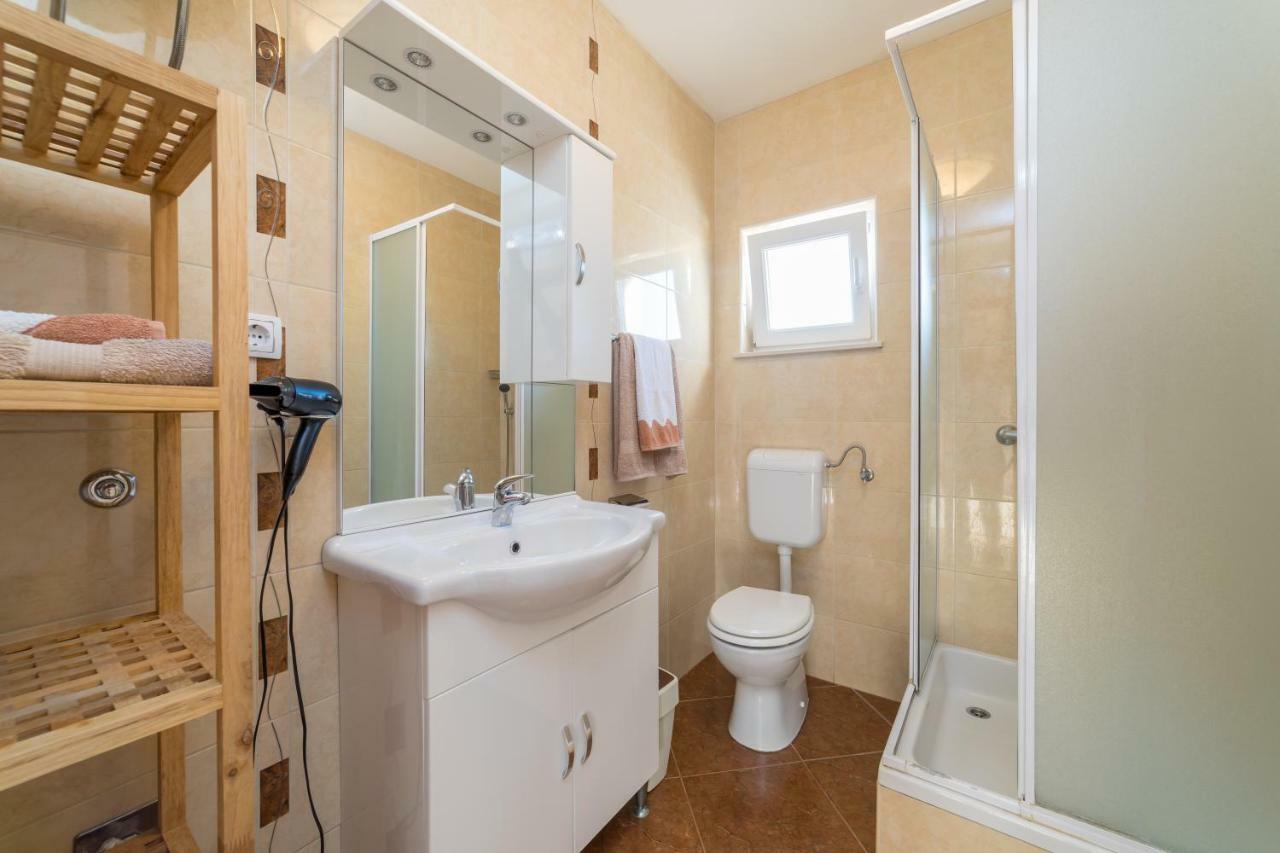 בטינה Apartments Jakovcev מראה חיצוני תמונה