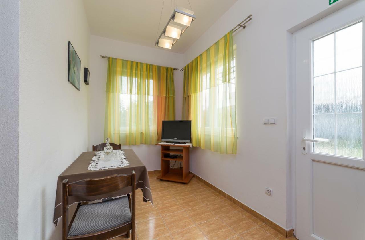 בטינה Apartments Jakovcev מראה חיצוני תמונה